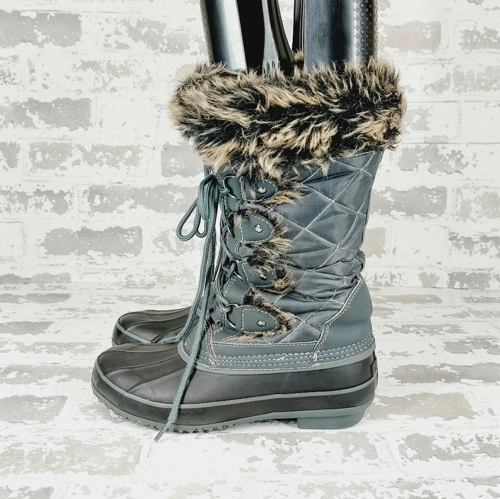 Khombu Monica Gray Faux Fur Trim Lace Up Tall Winter Snow Boots T684
